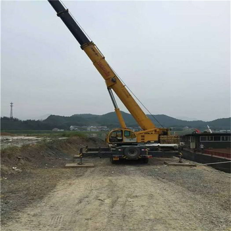 岱岳重型吊车租赁费用